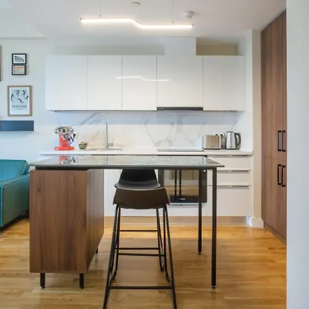 Diamond Boutique 1Br Apartment - City Center & Free Parking * סקופיה