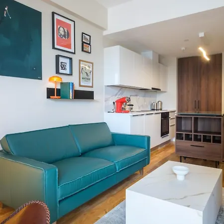 Diamond Boutique 1Br Apartment - City Center & Free Parking *